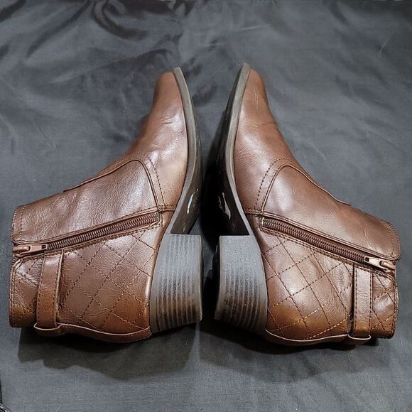 UNISA POINTED TOE WOMEN"S ZIP CLOSURE BLOCK HEEL BOOT - Picture 12 of 16